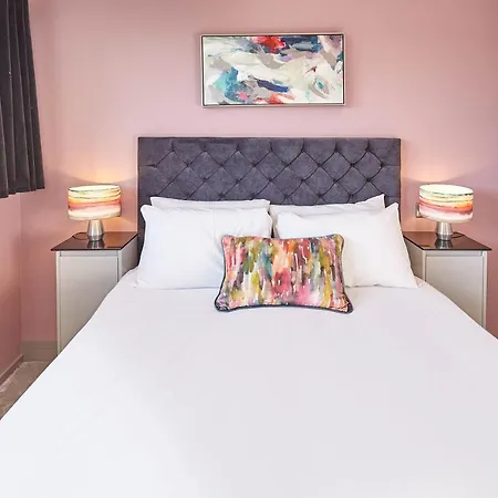 Host & Stay - Coppice Towers דירה הרוגייט